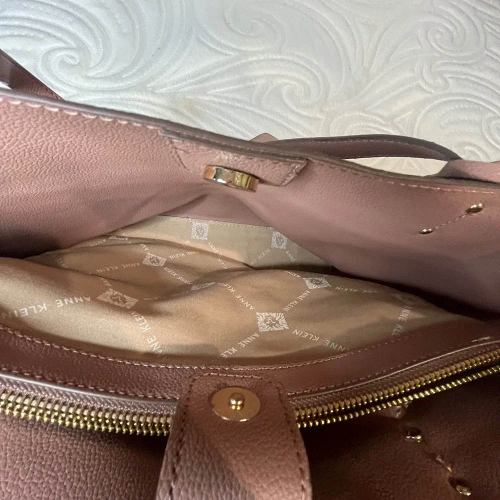 Anne Klein Dusty Rose Pink Pebbled Tote Bag‎ with Matching Pouch Gold Hardware